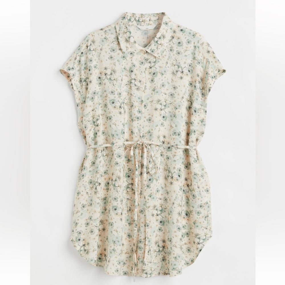 NWOT! H&M MAMA Top!